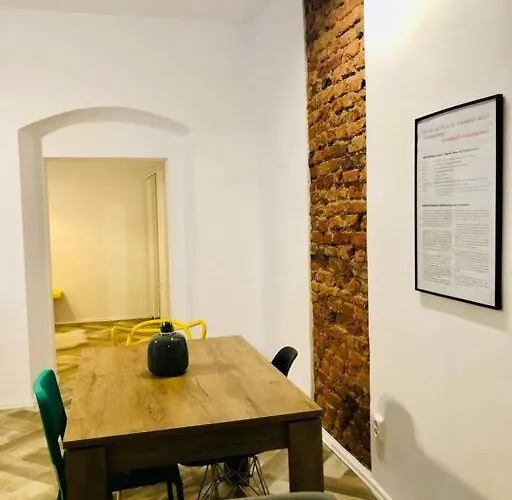 Joy Libertatii 9mai 7 * טימישוארה