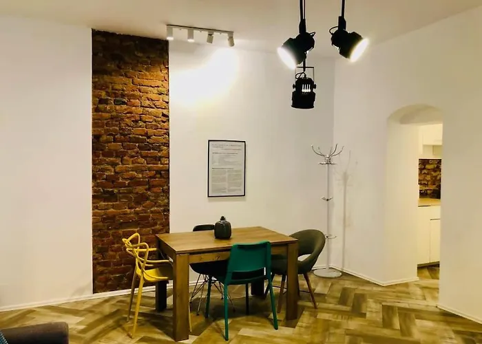 Joy Libertatii 9mai 7 דירה *