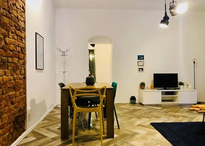 Joy Libertatii 9mai 7 דירה *